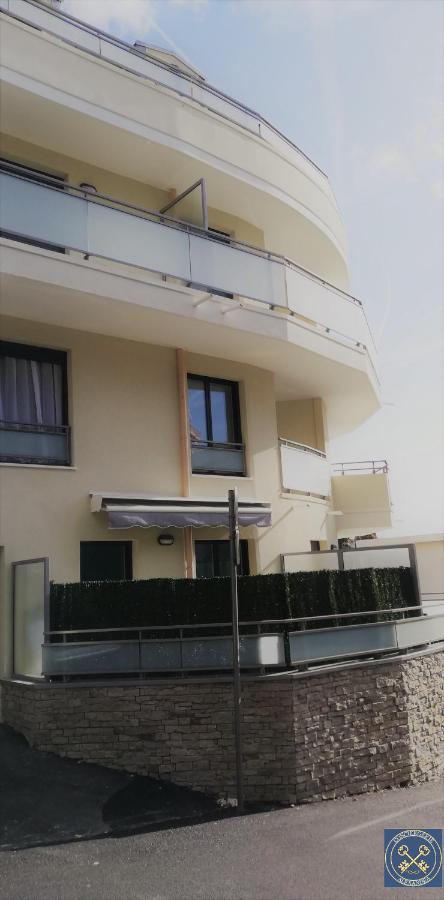 Nice View Jolie Studio Avec Jardin Εξωτερικό φωτογραφία