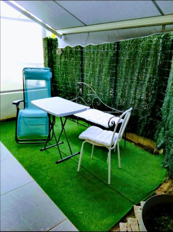 Nice View Jolie Studio Avec Jardin Εξωτερικό φωτογραφία